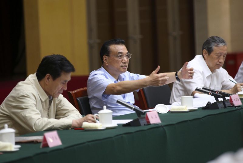 李克强考察基础电信企业并主持召开座谈会