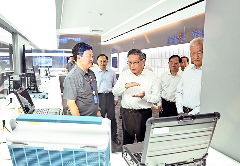 李强在北京市调研专精特新企业时强调：聚力科技创新 深耕细分领域 为推进科技自立自强稳定产业链供应链发挥更大作用