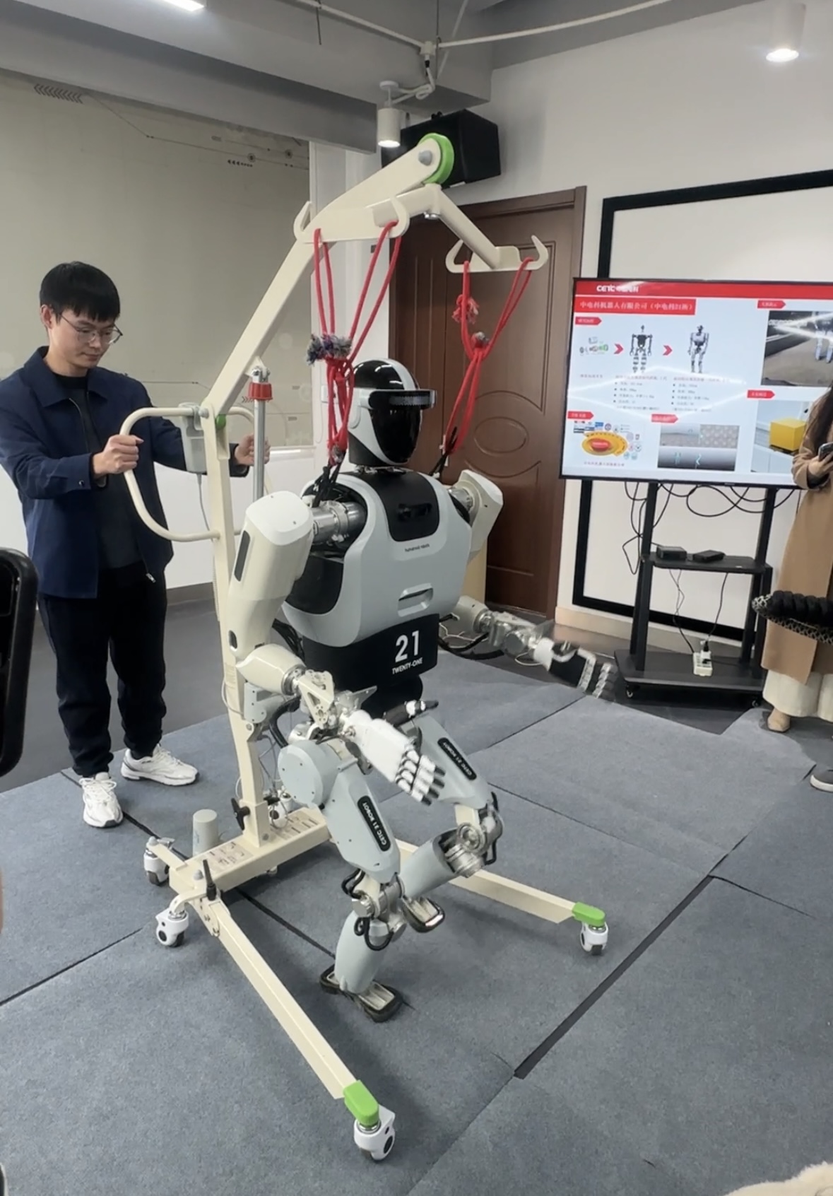 走进创新型企业|快来看看上海的大模型应用进展！