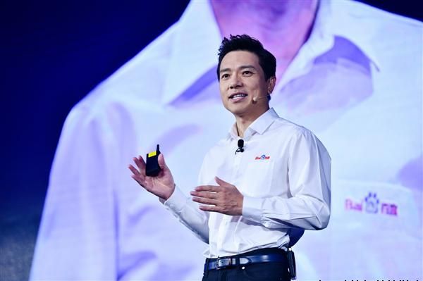 李彦宏：百度文心大模型推理成本已降至 1%！与三星、荣耀等达成合作