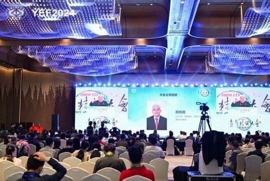 构建中国人自己的智能生态 解决大模型的“烦恼”